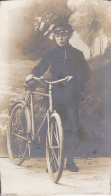 Farfar Elof som telegrafbud 1906