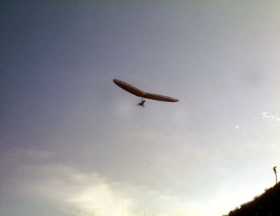 08 Hang glider near Golden 03.jpg