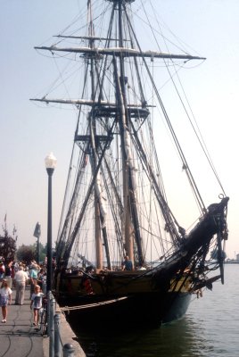 07 US Brig Niagara on the Genesee River 03.jpg