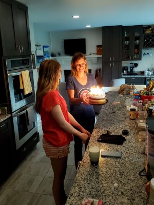 09 Bailey and Erica with cake 01.jpg