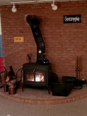 13 Wood stove 03.jpg