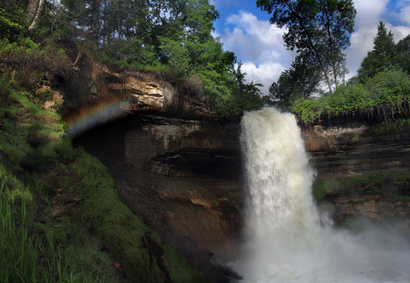Minnehaha Falls with rainbow copy.jpg
