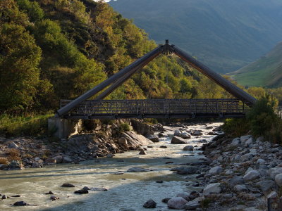 Footbridge across river Furkareuss