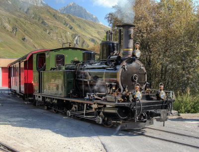 The Weisshorn pulling the passenger cars from the shed