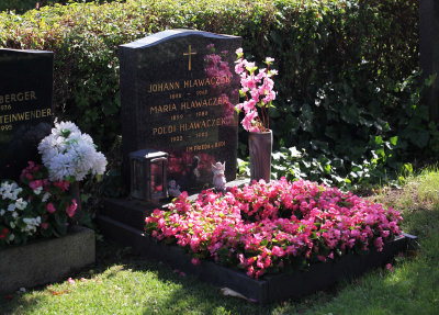 Cemetery Baumgarten06.jpg