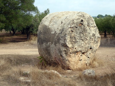 Cave Di Cusa - ancient stone quarry