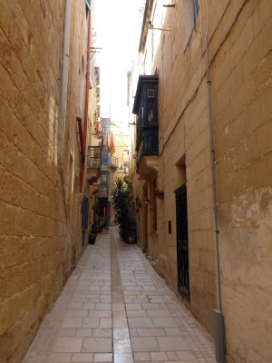 Narrow walkways in Valletta