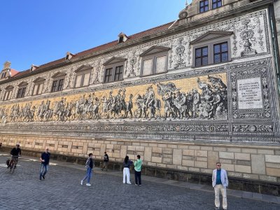 The Frstenzugthe Saxon Sovereigns Depicted in Meissen Porcelain