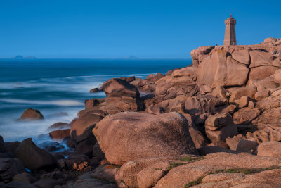 La Cte de granit rose / Phare de Men Ruz