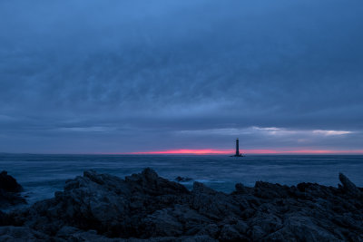 Le phare de la Hague à Goury s'est allumé.