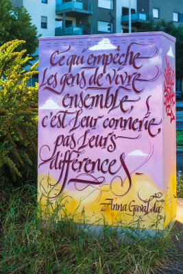 EMBELLISSEMENT PAR LE STUDIOGRAPHE ET LES HABITANTS DES POTERIES
