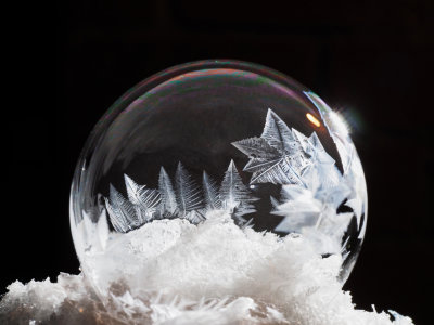 Paysage dans une bulle_Landscabe in a frozen soap bulbe