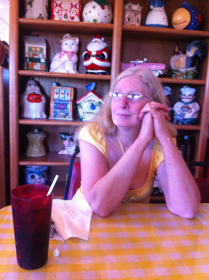 Eating out again... at the Cookie Jar restaurant 