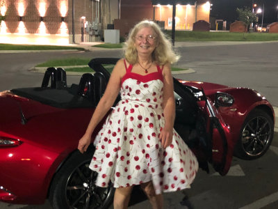 Sunday afternoon Ice Cream run to the '50s Diner She's rocking the right dress!