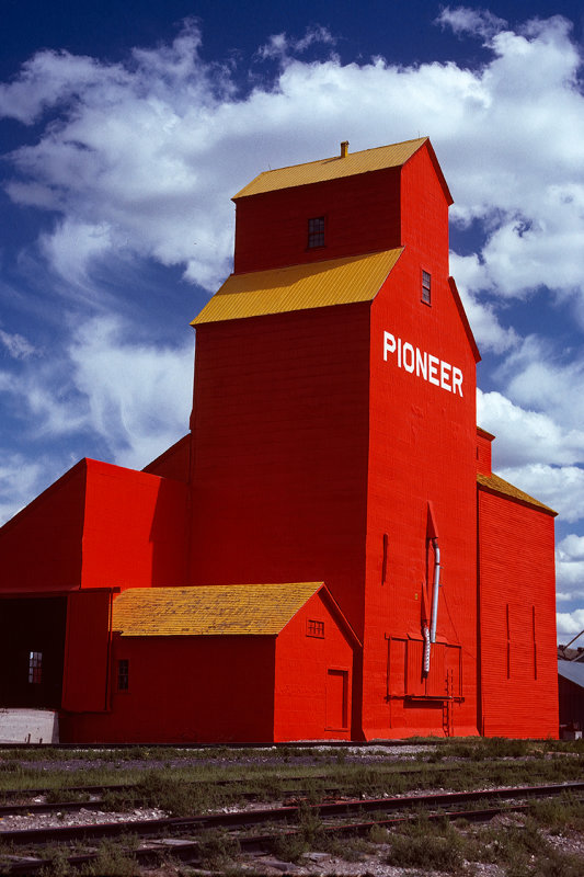 Grain Elevator Claresholm, Alberta 161B0583.jpg