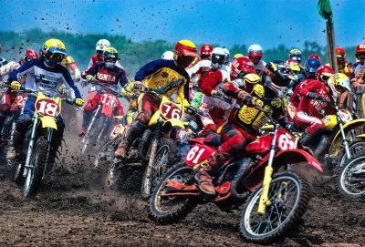 4 Motocross Approaching the First Turn 8-80.jpg