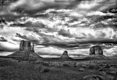 Monuments in the Valley 15353.jpg
