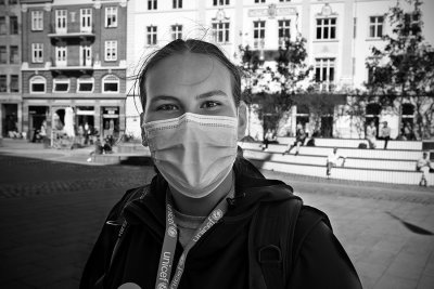 Canvasser with face mask