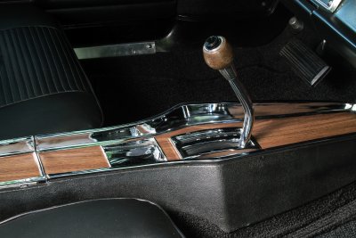 007-brouwer-1969-dodge-dart-gts-interior-shifter-detail.jpg