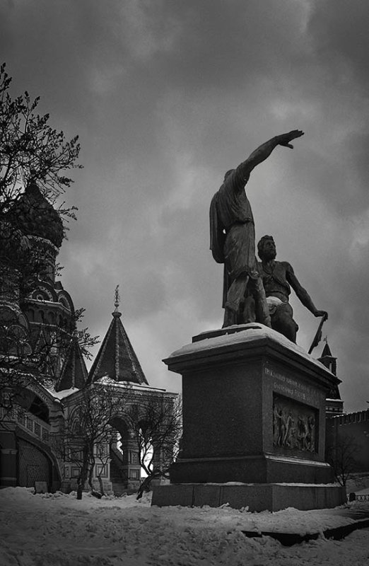 Monument to Minin and Pozharsky    