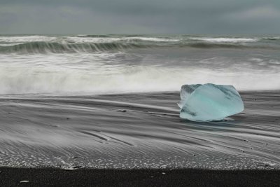 F61A4802 Iceberg at Diamond Beach