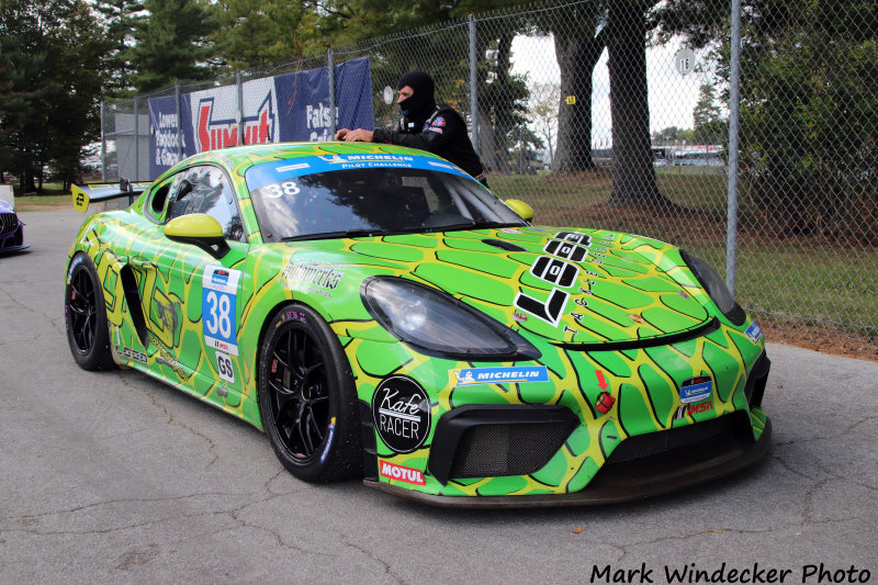 BGB Motorsports Porsche 718 Cayman GT4 Clubsport