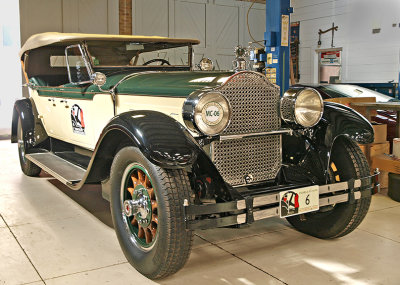 1928 Packard 4-43 at Jeff's Resurrections, Taylor, TX