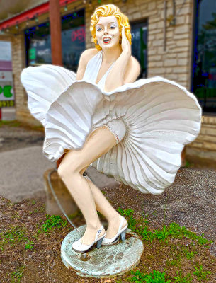 Marilyn Monroe on Chestnut St., Bastrop, TX 