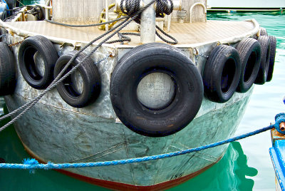Tug boat 