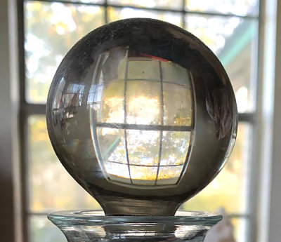 Glass sphere, iPhone 7 