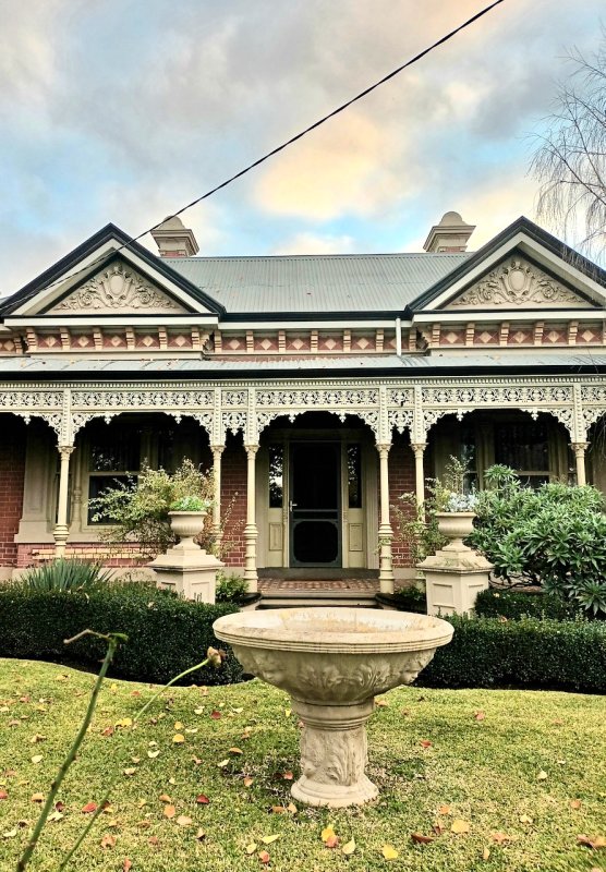Victorian architecture, private home