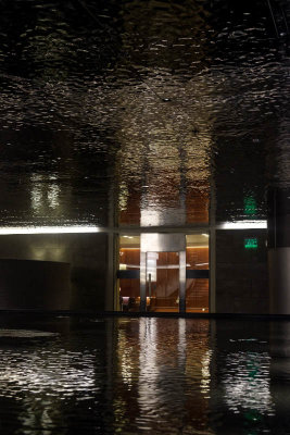 reflections - doha airport_XE31348.jpg