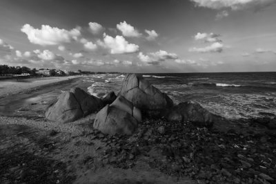 rocks_mahabalipuram_XE35085.jpg