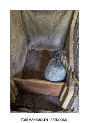 Flourchute with weight