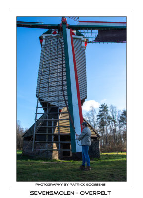 Het uitrollen van de zeilen - Unfolding the canvas on the sails
