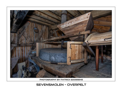 De maalstoel op de meelzolder - millstones on the flourattick