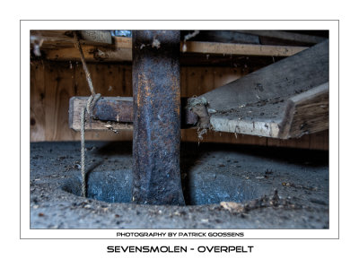 Blauwe loper met staakijzer en schuddebakje - blue hardstone with iron driveshaft and shoe feeder