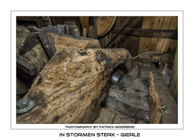 022 Penlager met houten springbeugel