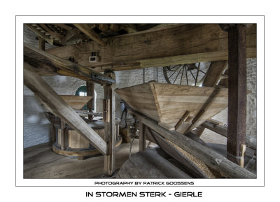 038 Steenzolder met 2 paar molenstenen