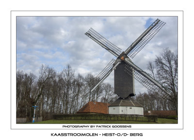 001 Staakmolen met gesloten voet