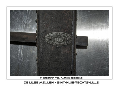 Focus op stenen bergmolen de Lilse Meulen in Sint-huibrechts-Lille
