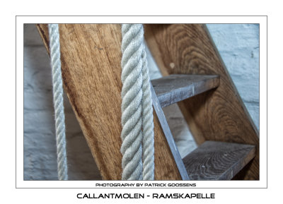 Kijk op Stenen grondzeiler Callantmolen in Ramskapelle