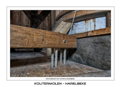 056 Lichtvlegel met touwbedieng