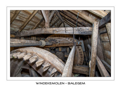 017 Onder het dak het luiwerk met hefboom