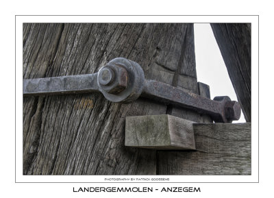 Focus op de Landergemmolen in Anzegem