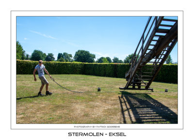 008 Joppe aan het kruiwerk