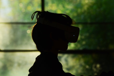 PlayingVR3351