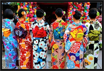 Colorful Kimonos (Kukurizaru - 1)