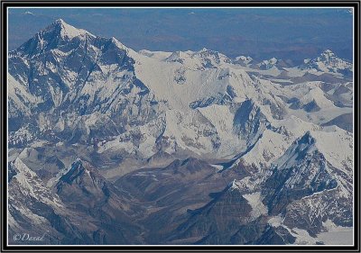 Everest. (Chomolungma).