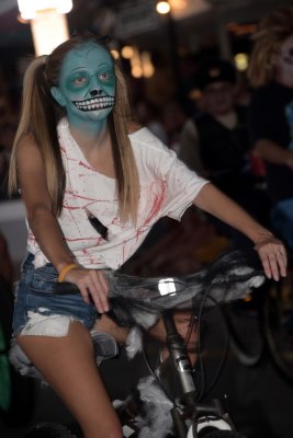 ZombieMarch189k.jpg